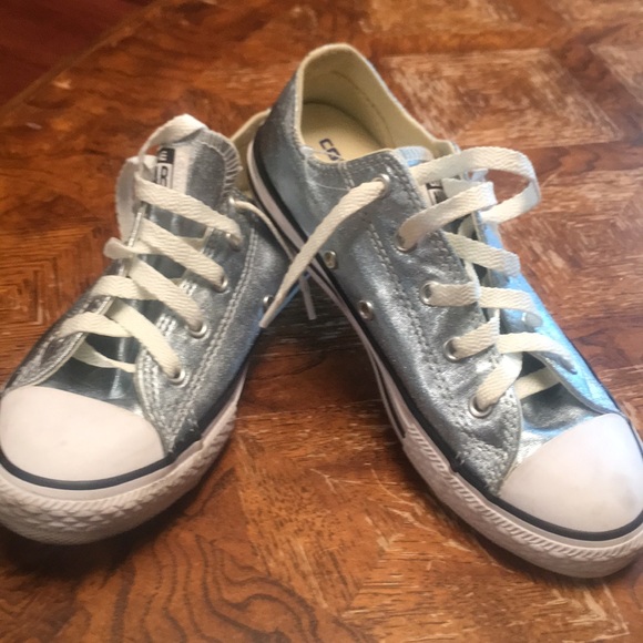 baby silver converse
